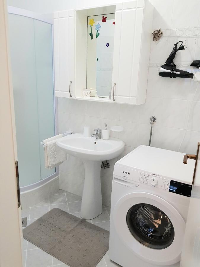 Apartment Karla Пореч Екстериор снимка